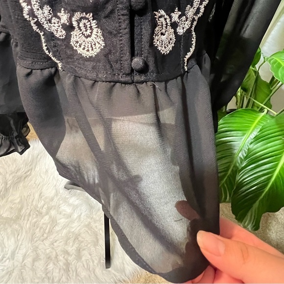 - Embroidered Mesh Peplum Top - Picture 8 of 12